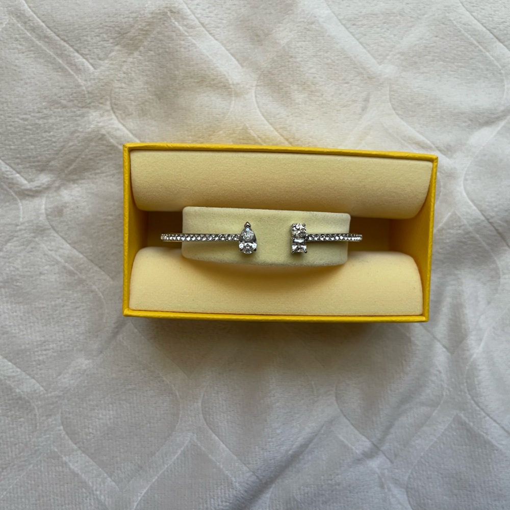 Elegant Swarovski Cuff Bracelet